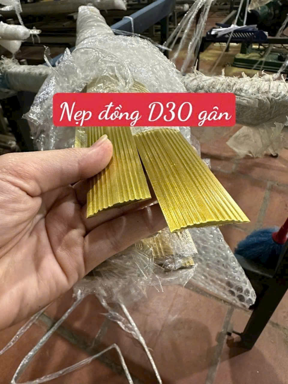 Thanh Kim Loại Dán Chống Trơn D30